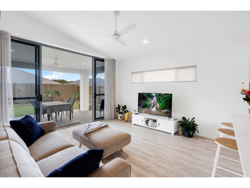10 Lillydale Way, Trinity Beach QLD 4879