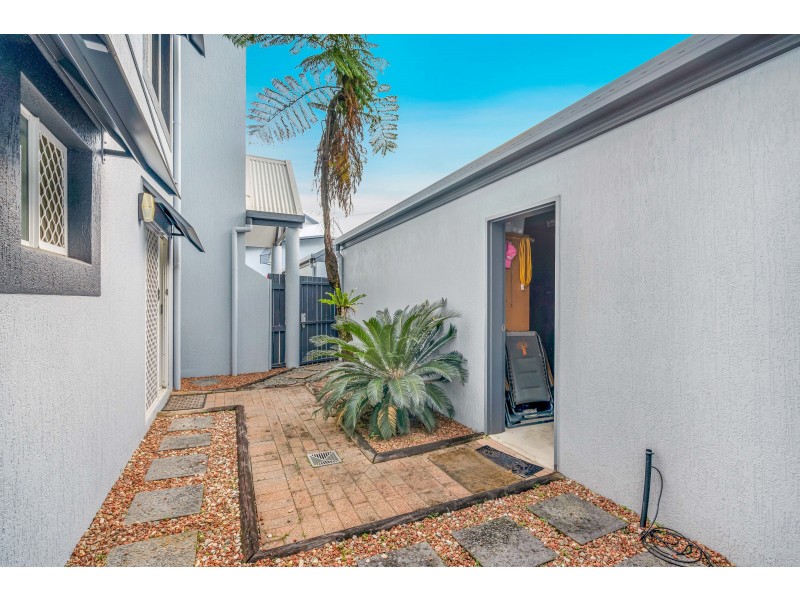 3/10 Brown Street, Woree QLD 4868