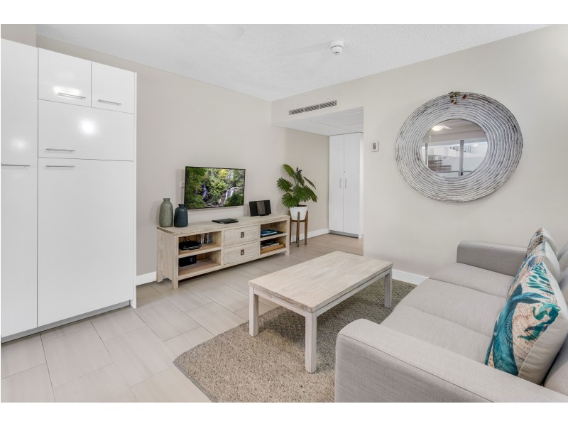 4202/2-22 Veivers Road, Palm Cove QLD 4879