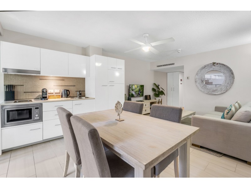 4202/2-22 Veivers Road, Palm Cove QLD 4879