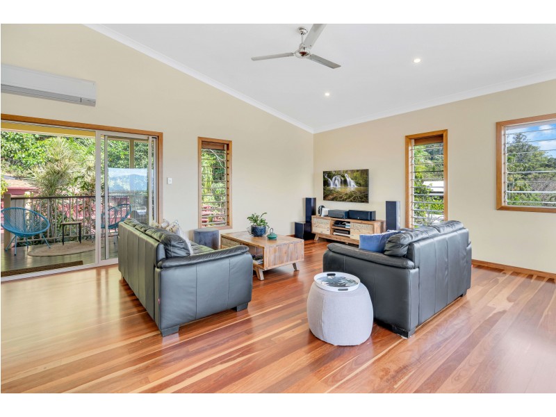 9 Trundle Terrace, Whitfield QLD 4870