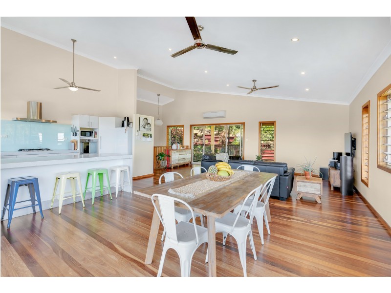 9 Trundle Terrace, Whitfield QLD 4870
