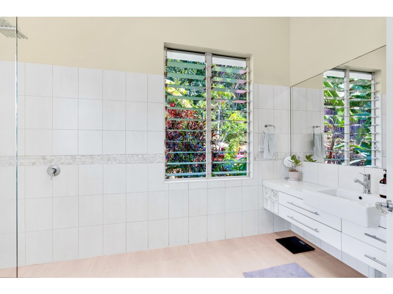 9 Trundle Terrace, Whitfield QLD 4870