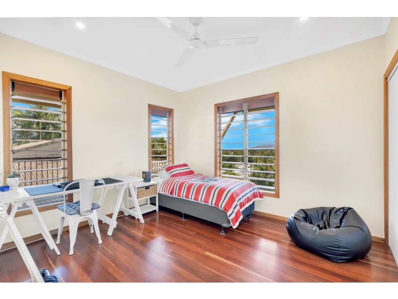 9 Trundle Terrace, Whitfield QLD 4870