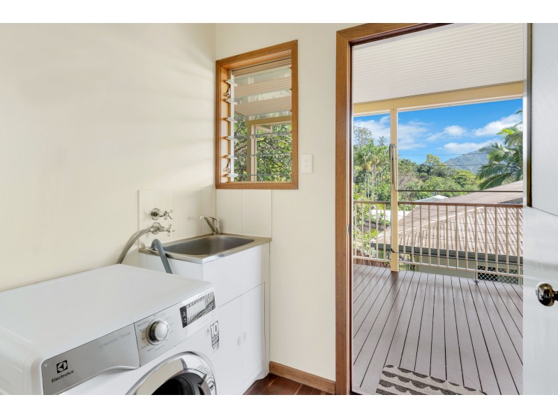 9 Trundle Terrace, Whitfield QLD 4870