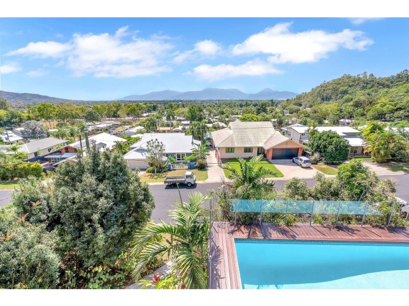 9 Trundle Terrace, Whitfield QLD 4870