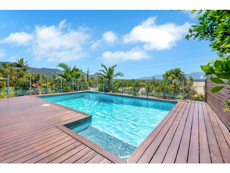 9 Trundle Terrace, Whitfield QLD 4870