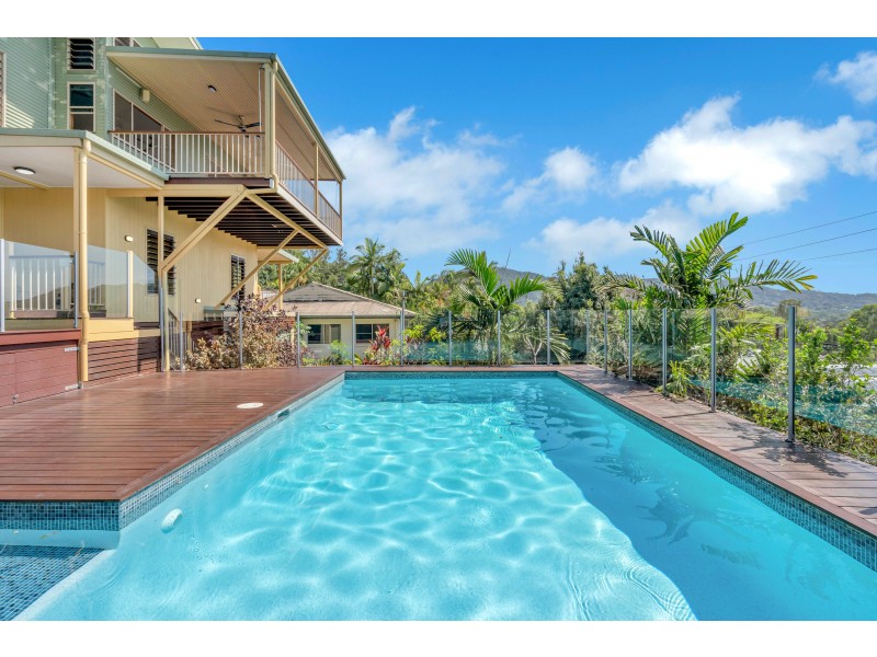 9 Trundle Terrace, Whitfield QLD 4870