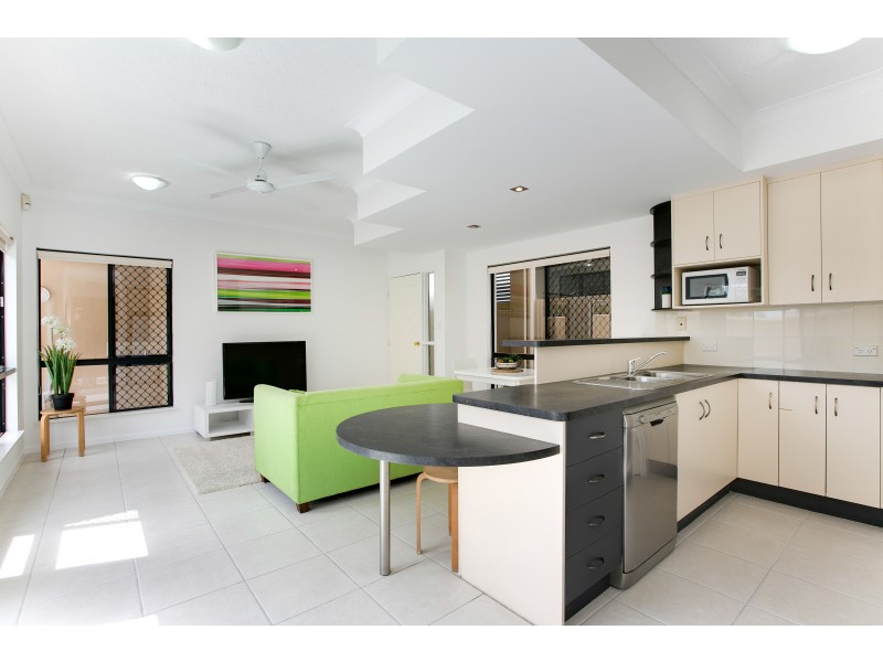 203 Esplanade, Cairns North QLD 4870