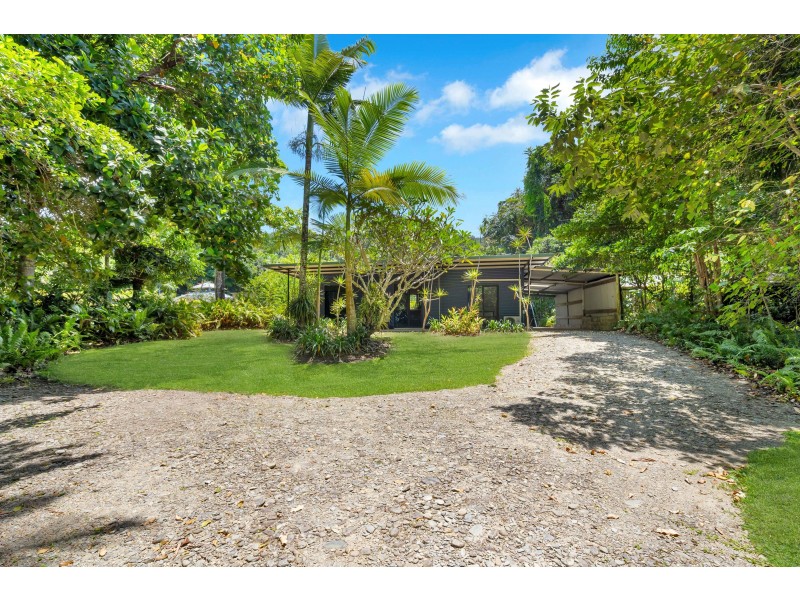 2587 Cape Tribulation Road, Thornton Beach QLD 4873