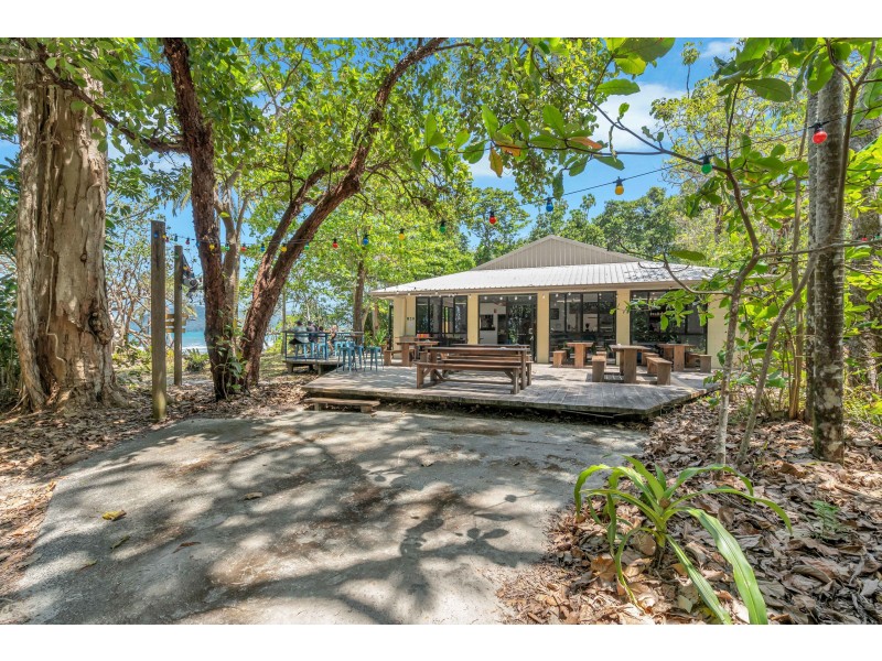 2587 Cape Tribulation Road, Thornton Beach QLD 4873