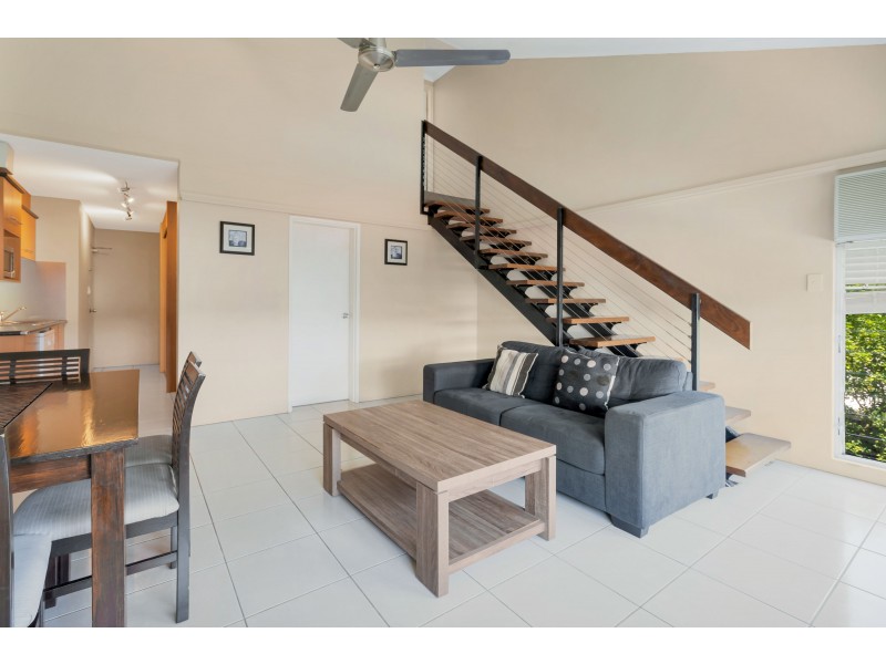 19/239 Lake Street, Cairns North QLD 4870