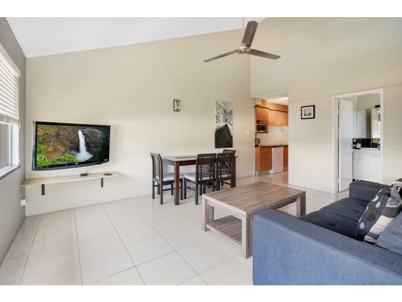 19/239 Lake Street, Cairns North QLD 4870
