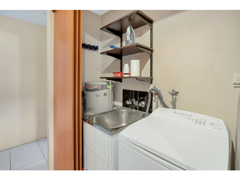 19/239 Lake Street, Cairns North QLD 4870