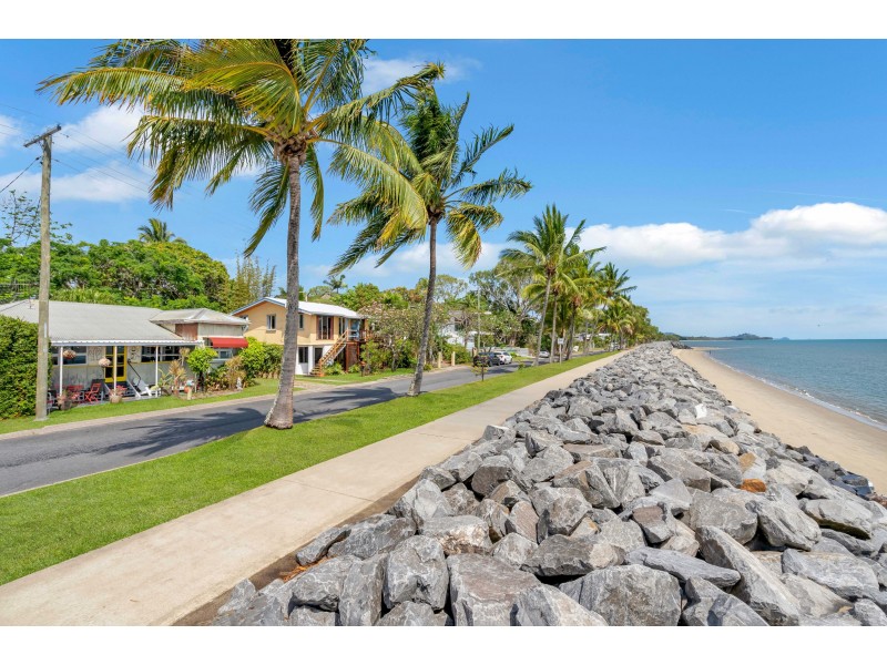 187 O’Shea Esplanade, Machans Beach QLD 4878