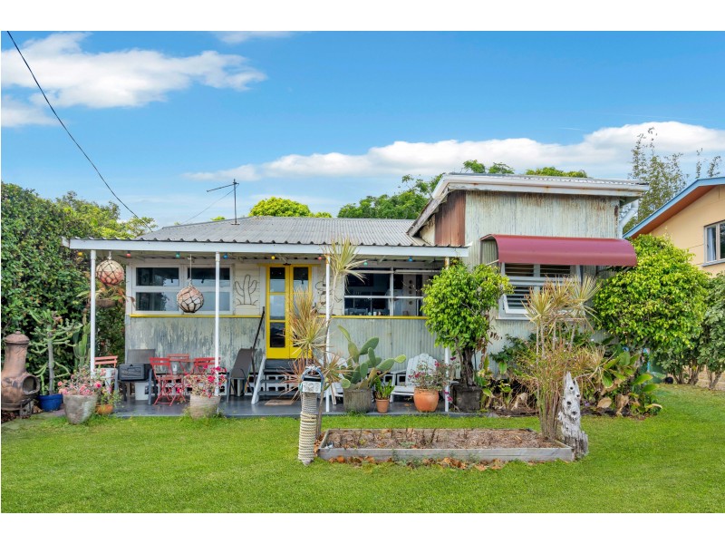 187 O’Shea Esplanade, Machans Beach QLD 4878