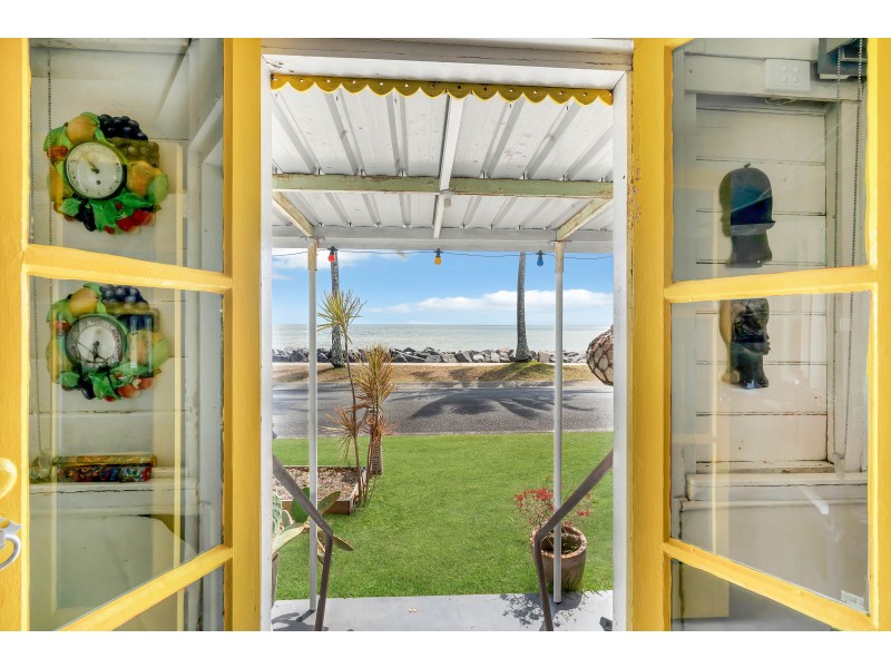 187 O’Shea Esplanade, Machans Beach QLD 4878
