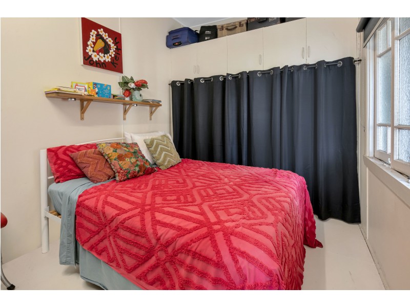 187 O’Shea Esplanade, Machans Beach QLD 4878