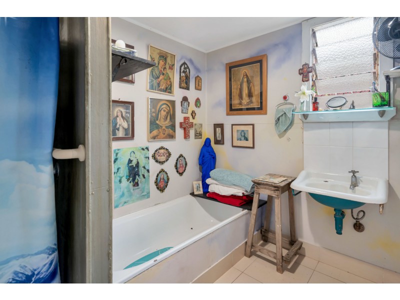 187 O’Shea Esplanade, Machans Beach QLD 4878