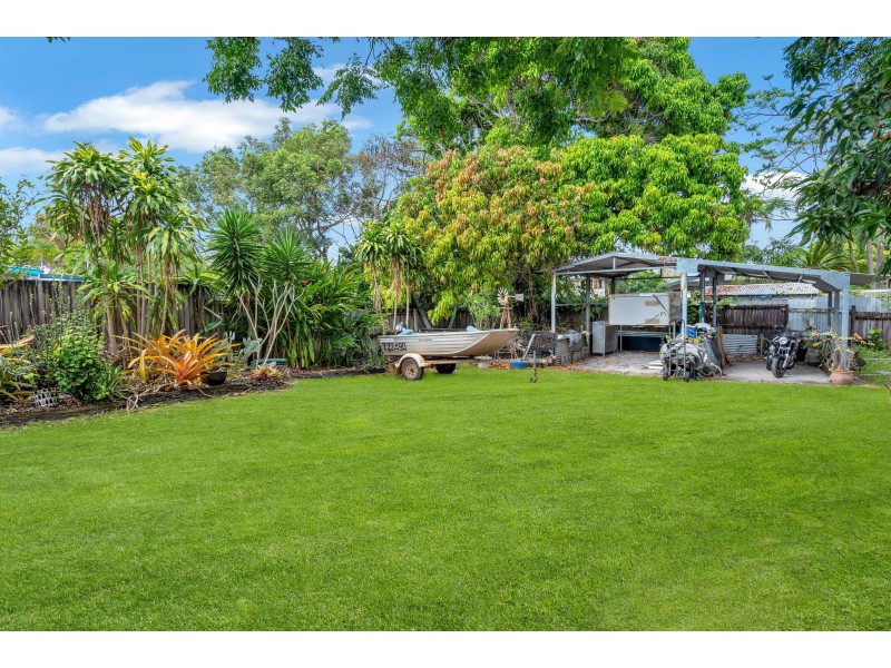 187 O’Shea Esplanade, Machans Beach QLD 4878