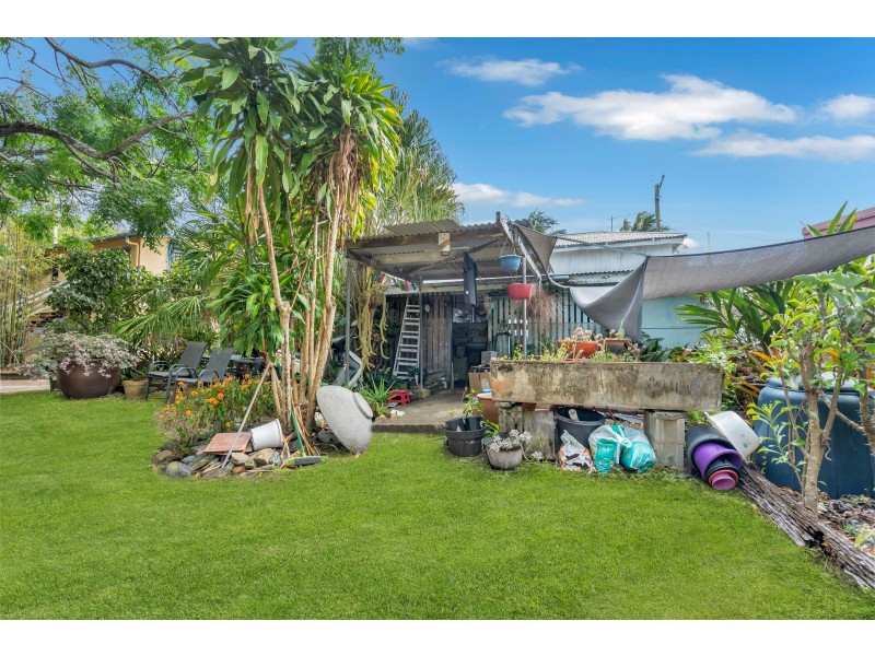 187 O’Shea Esplanade, Machans Beach QLD 4878