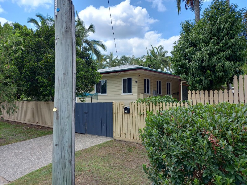 9 Abel Street, Manunda QLD 4870