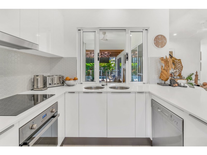 31 Conical Close, Trinity Beach QLD 4879