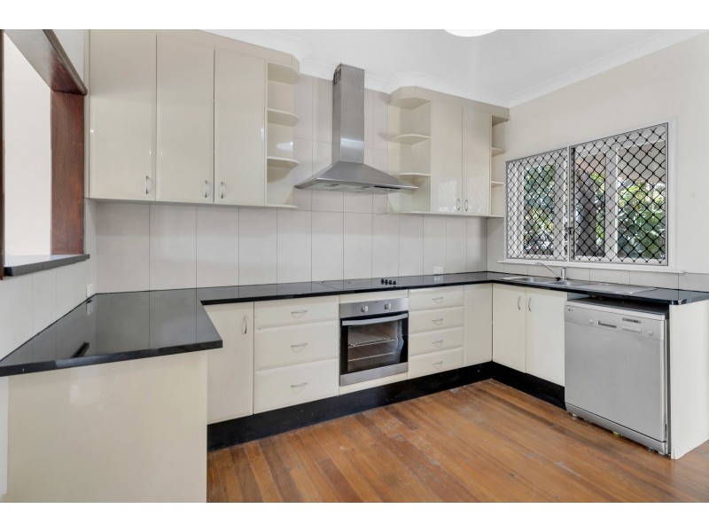 270 Aumuller Street, Westcourt QLD 4870