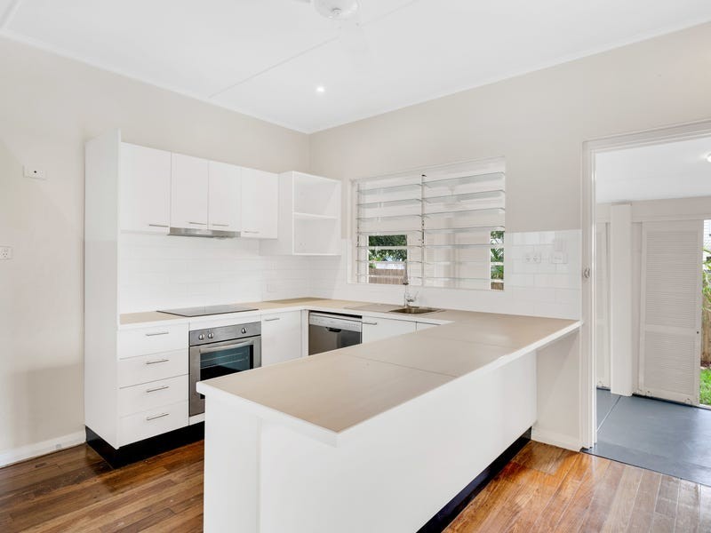 105 English Street, Manunda QLD 4870