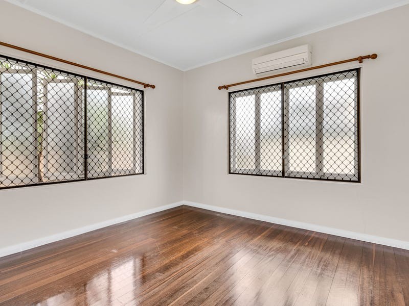 105 English Street, Manunda QLD 4870