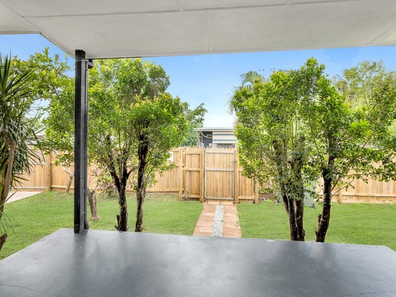 105 English Street, Manunda QLD 4870