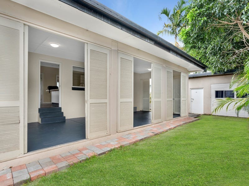 105 English Street, Manunda QLD 4870