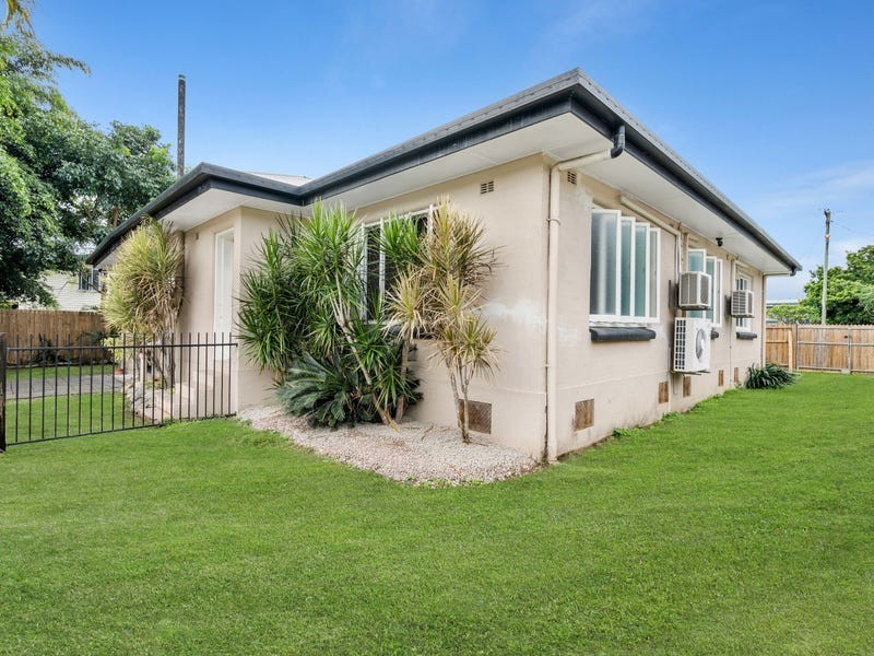 105 English Street, Manunda QLD 4870