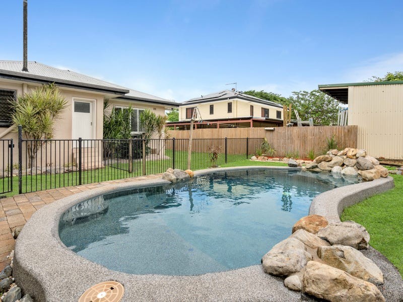 105 English Street, Manunda QLD 4870