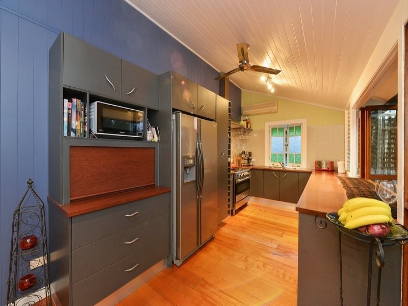 12 Creedy Street, Westcourt QLD 4870
