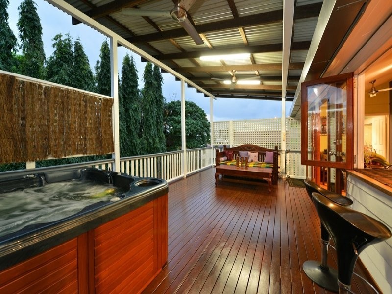 12 Creedy Street, Westcourt QLD 4870