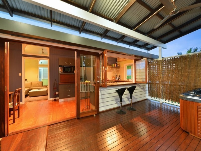 12 Creedy Street, Westcourt QLD 4870