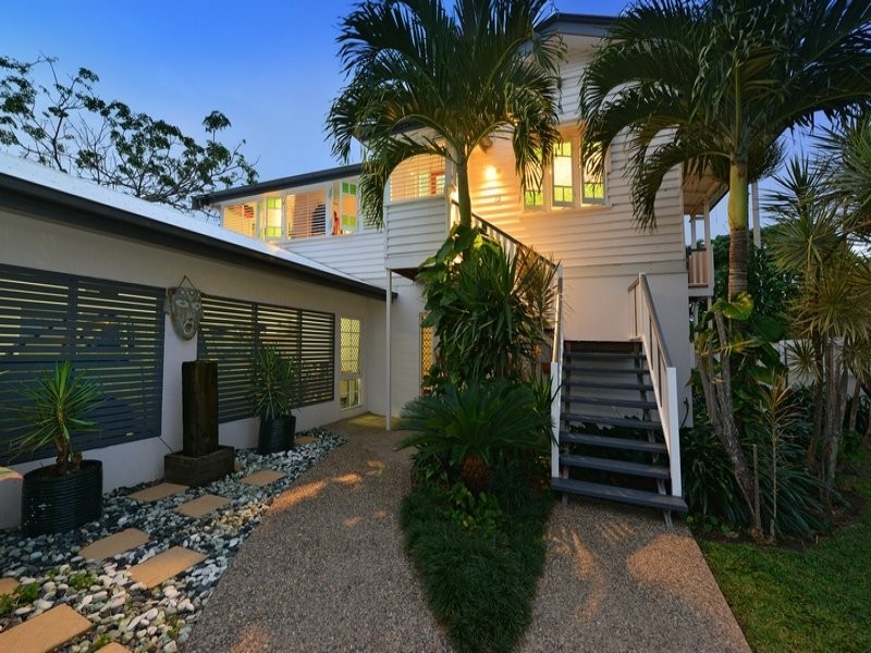 12 Creedy Street, Westcourt QLD 4870