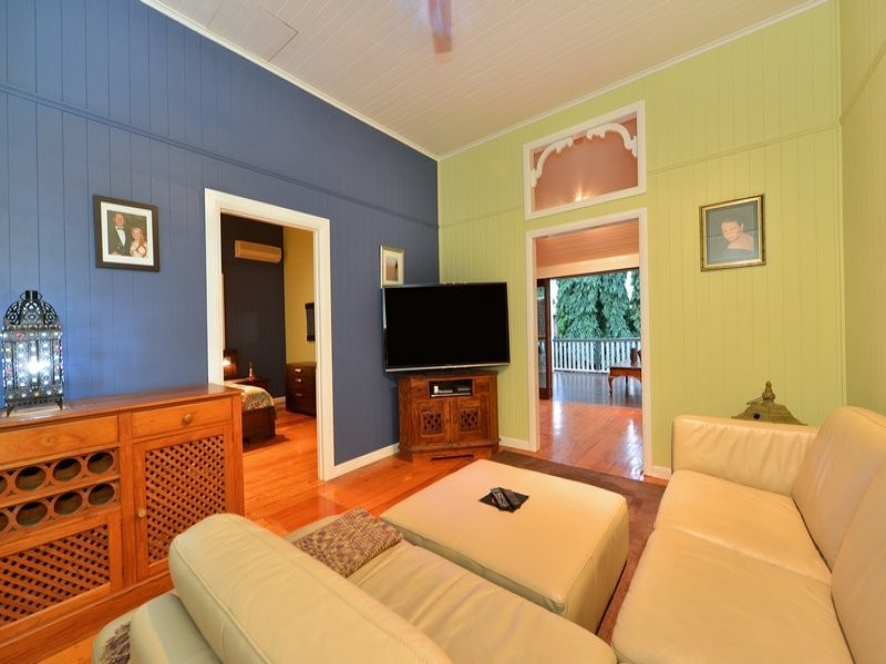 12 Creedy Street, Westcourt QLD 4870