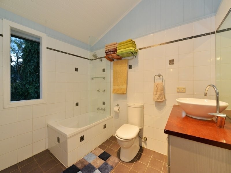 12 Creedy Street, Westcourt QLD 4870