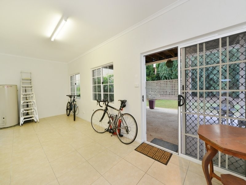 12 Creedy Street, Westcourt QLD 4870