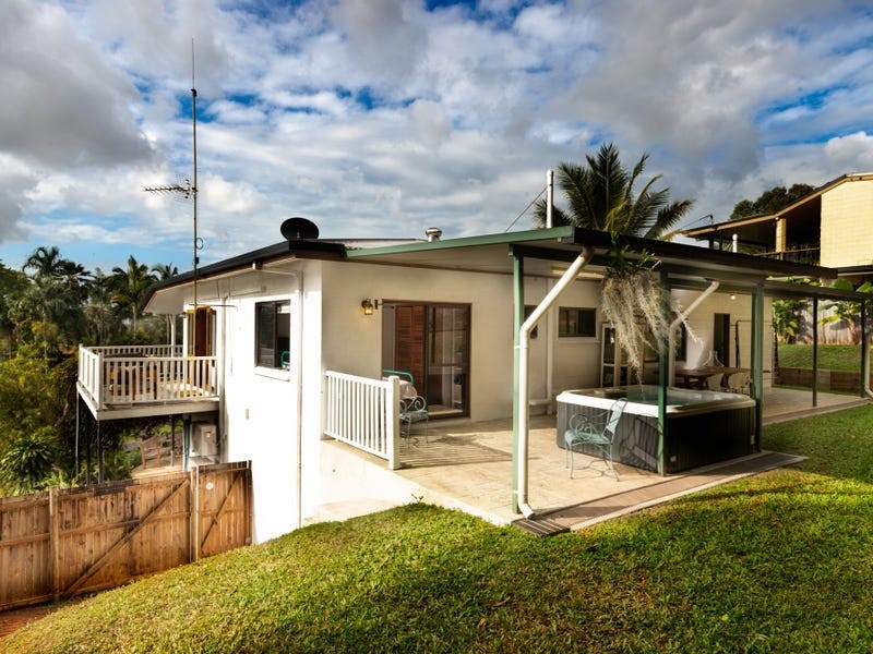 23 Blue Hills Crescent, Freshwater QLD 4870