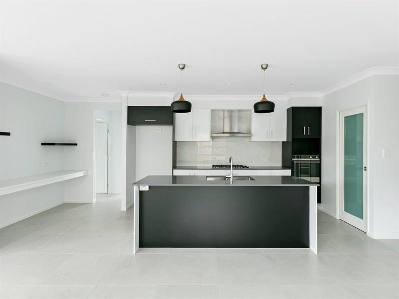 58 Springbrook Avenue, Redlynch QLD 4870