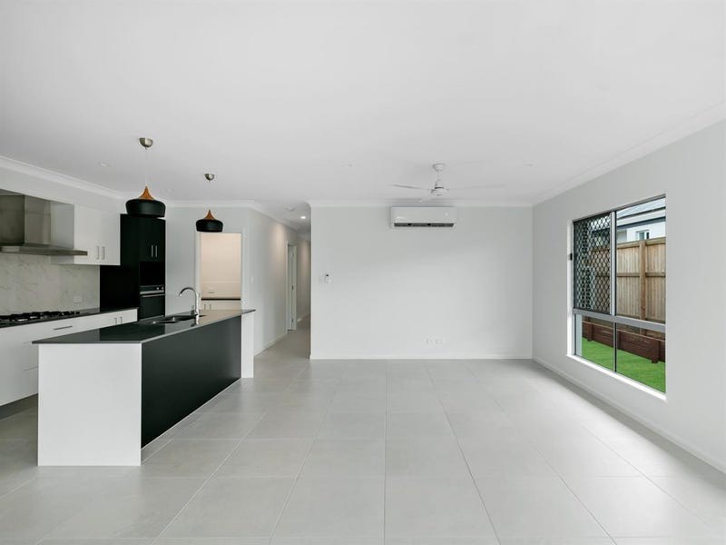 58 Springbrook Avenue, Redlynch QLD 4870