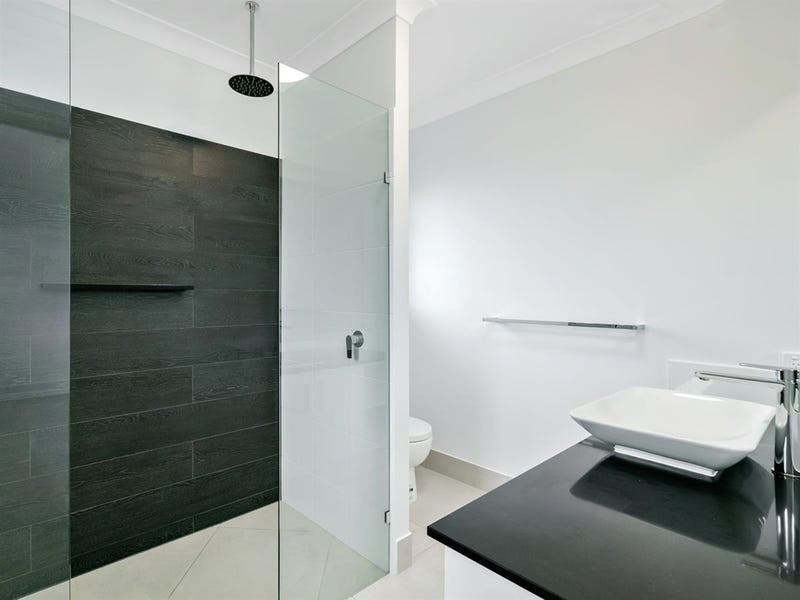 58 Springbrook Avenue, Redlynch QLD 4870