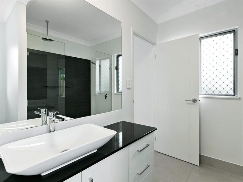 58 Springbrook Avenue, Redlynch QLD 4870