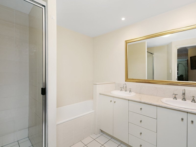 913/2-10 Greenslopes Street, Cairns North QLD 4870