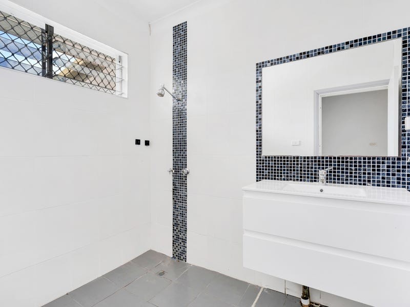 16 Melaleuca Street, Manunda QLD 4870