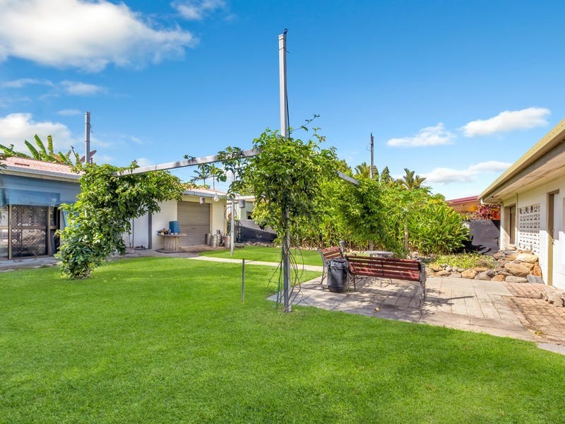 16 Melaleuca Street, Manunda QLD 4870