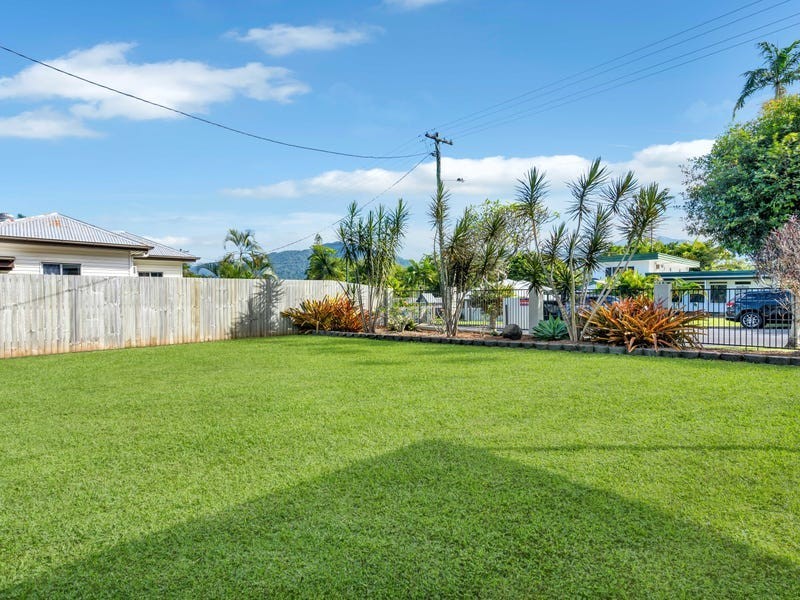 22 Junction Street, Edge Hill QLD 4870